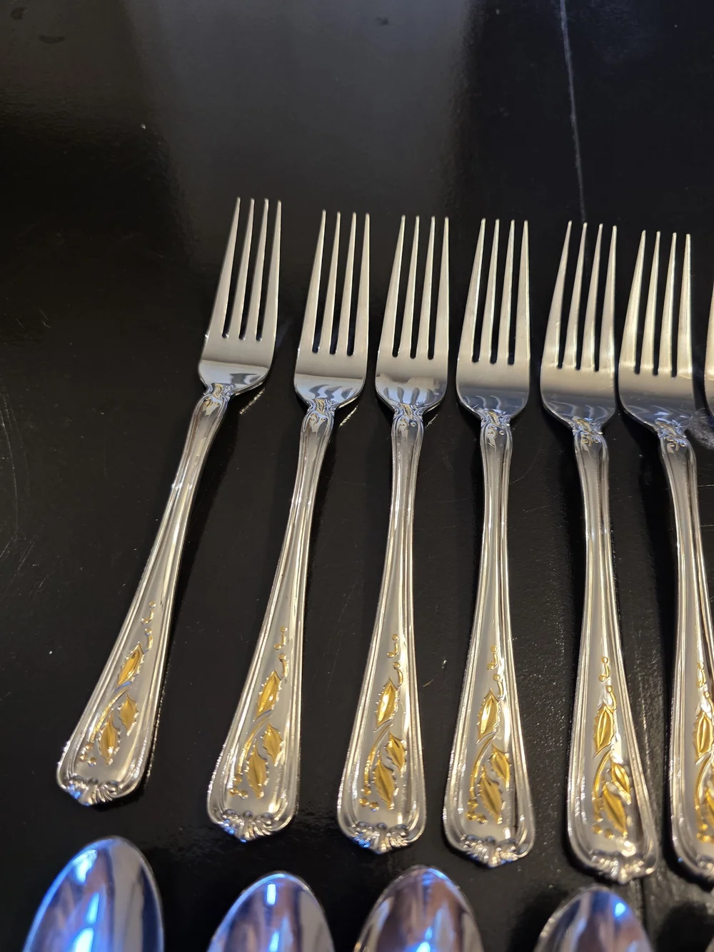 50 Piece Lenox Golden Holiday Stainless Flatware Setting For 9 Beautiful!!